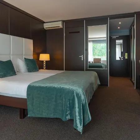 호텔 반 데르 발크 스헤르토헨보스 - 부흐트