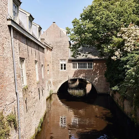 호텔 반 데르 발크 스헤르토헨보스 -