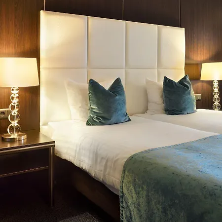 Отель Der Valk 's-hertogenbosch - 4*